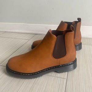 Blundstone knockoffs - brown faux leather Chelsea boots